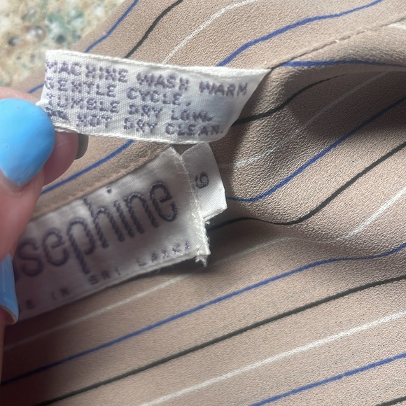 Vintage 80s Josephine button up blouse puffy 3/4 sleeves tie neck bow tan size 6 - Picture 16 of 16